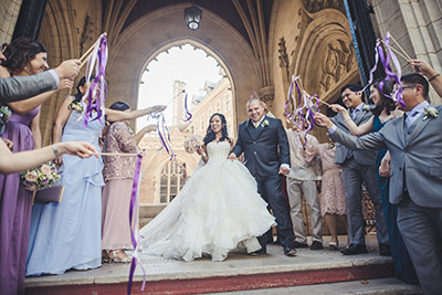 american-church-cerimonies_06 Happy couple eloping in Paris