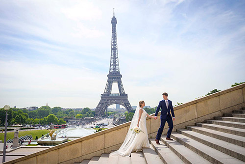 Happy couple eloping in Paris