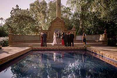 sevilla-ceremonies_05 Happy couple eloping in Paris