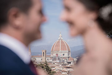 florence_ceremonies_08 Happy couple eloping in Paris