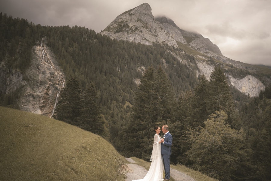destination-wedding-switzerland-surrounded-by-stunning-mountains