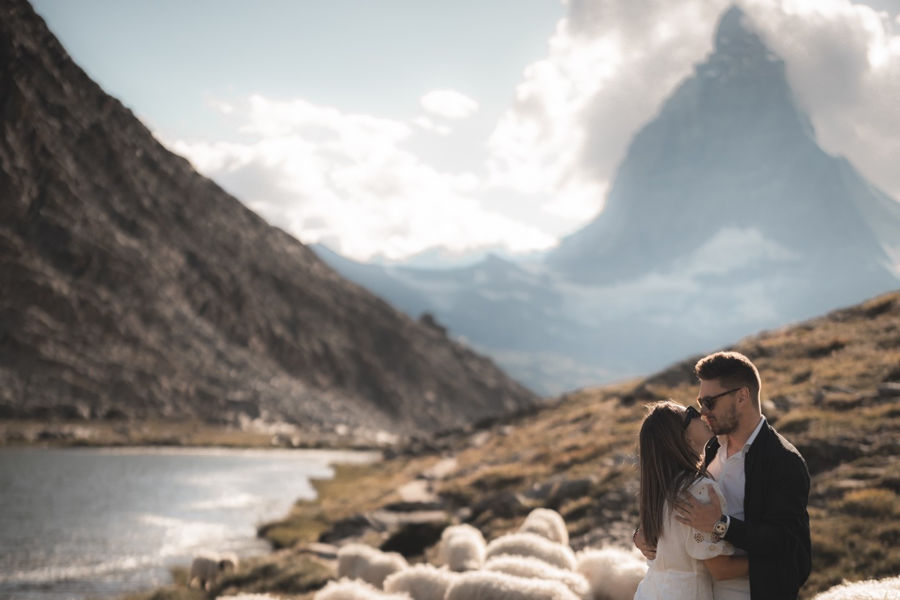 elopement-ceremony-near-switzerland-lake
