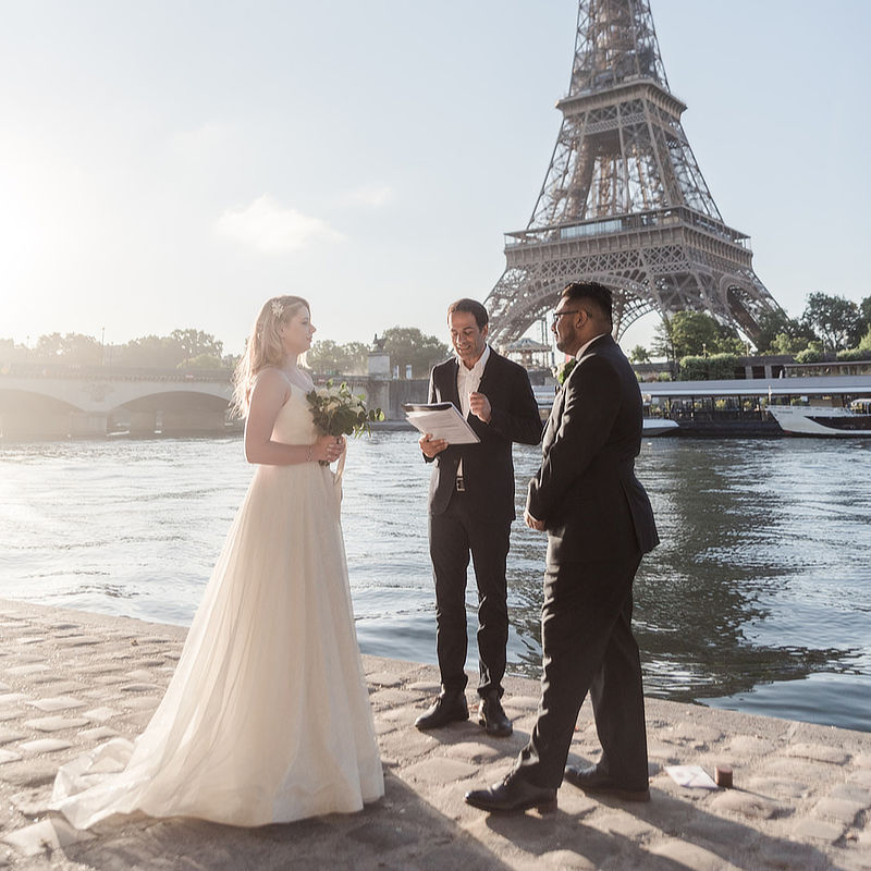 Gold Eiffel Tower Statue. Big Paris Eiffel Tower. Wedding 