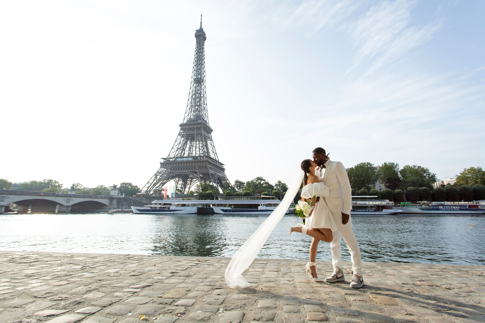 Elopement in Paris on the river bank
