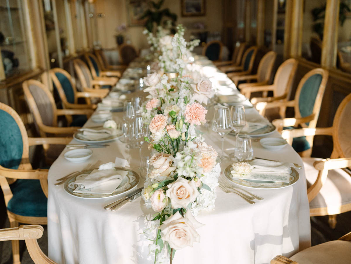 A typical wedding table for dinner