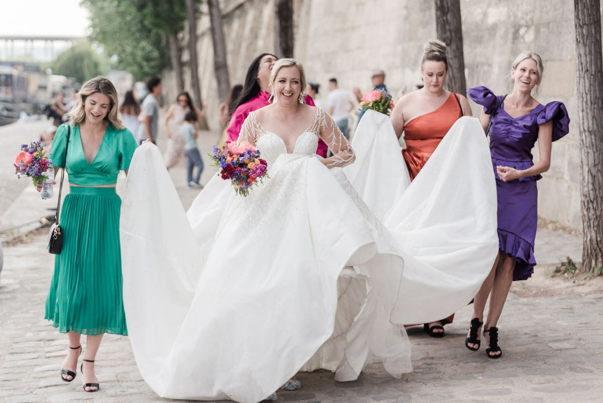 The bridesmaids arriving at the spot