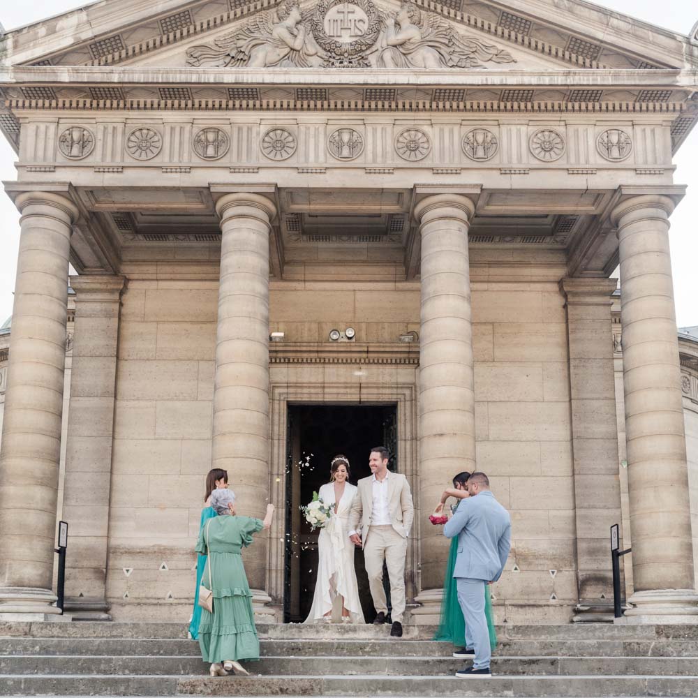 Wedding along the riverside in Paris