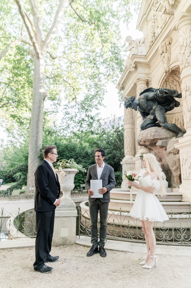 the charming location for the vows ceremony, close to the Medici fountain