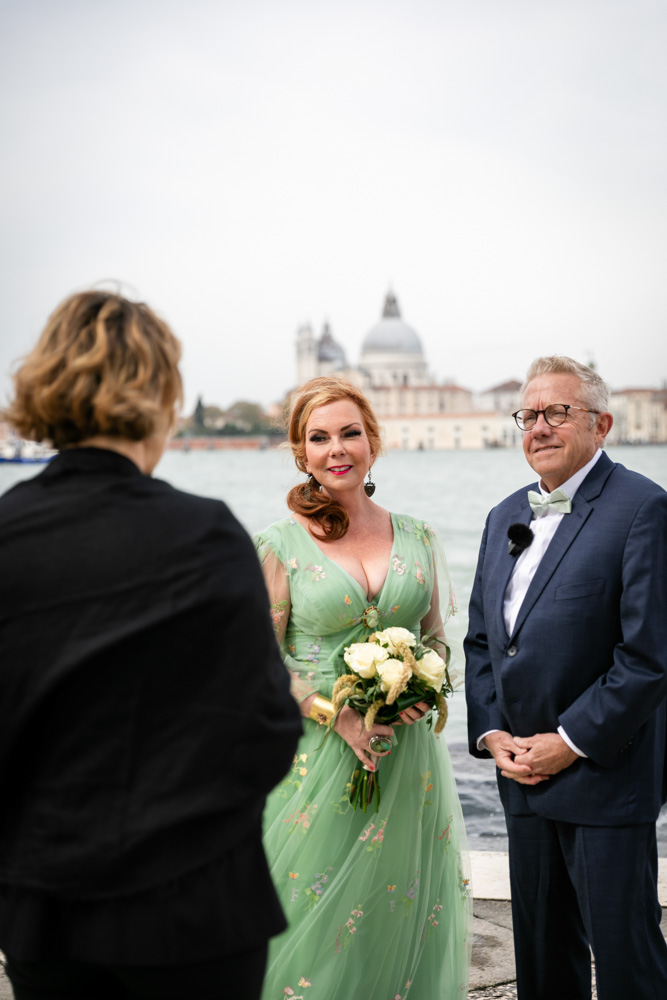 The celebrant start the ceremony in front of Di maggiore