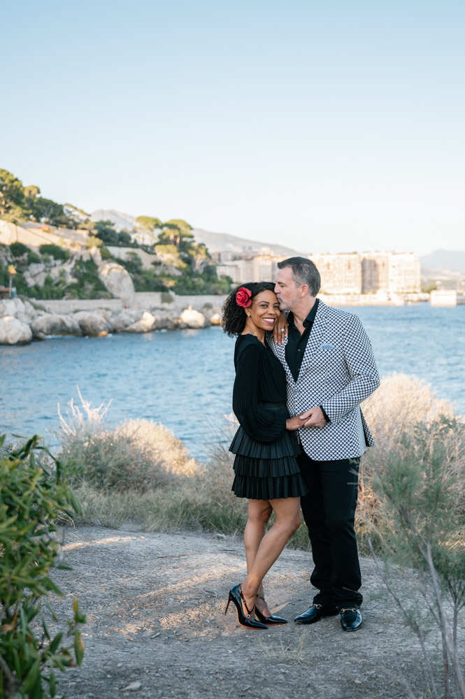 The couple in front of the baie area of Monaco