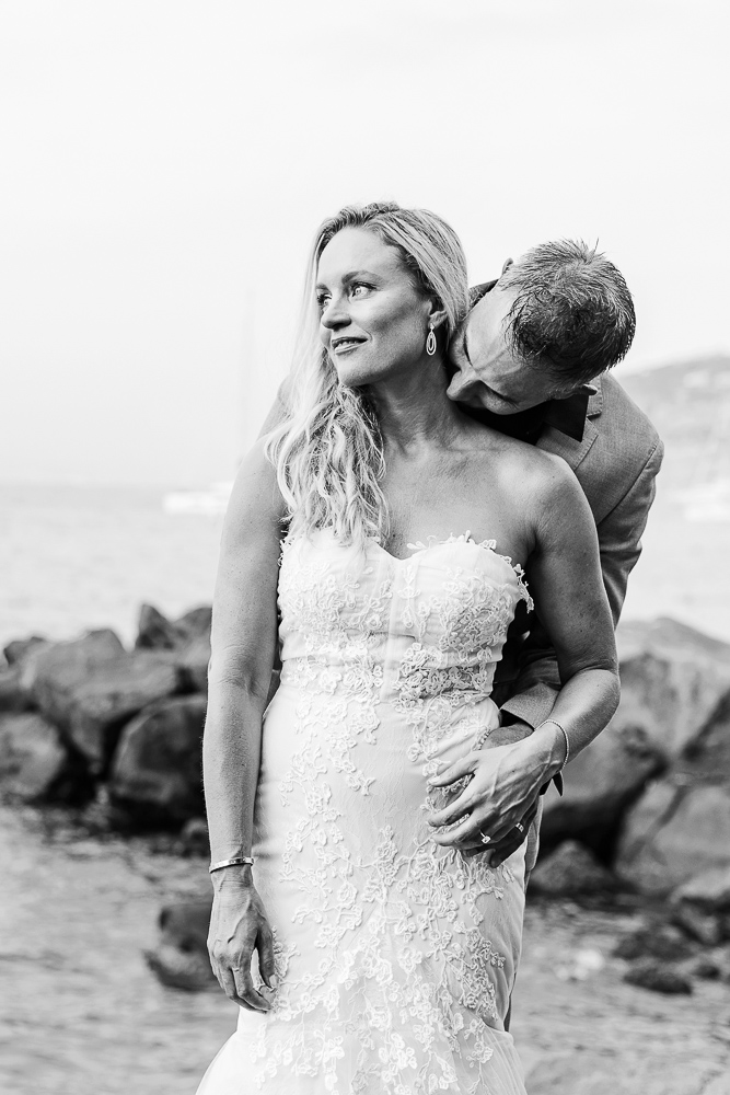 a photo in Black and white for an untemporal moment of love