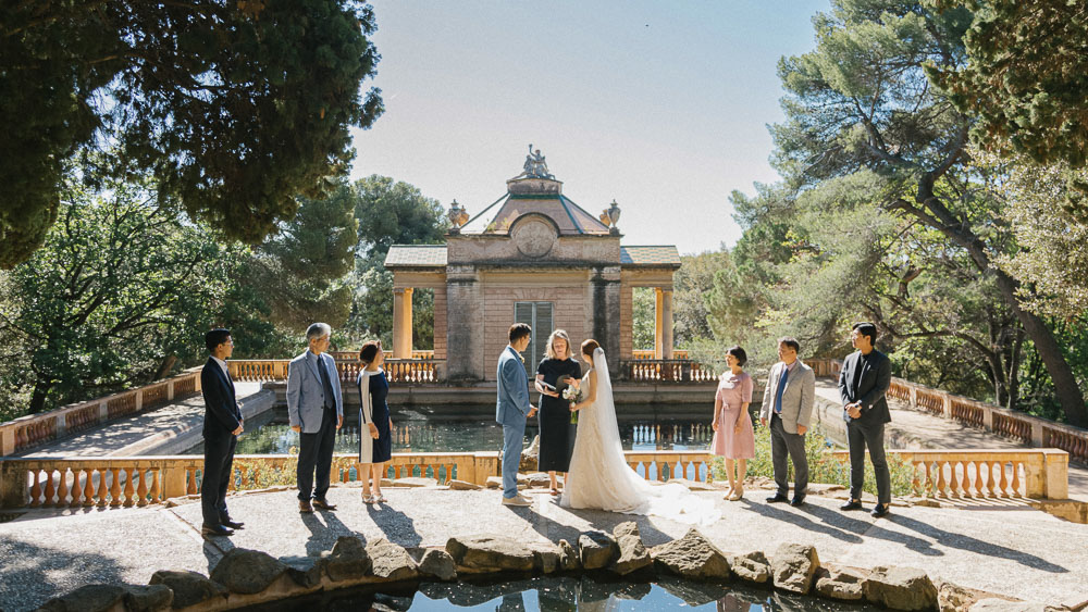 Wedding in Barcelona – 011 The family around the couple in Horta park for their wedding