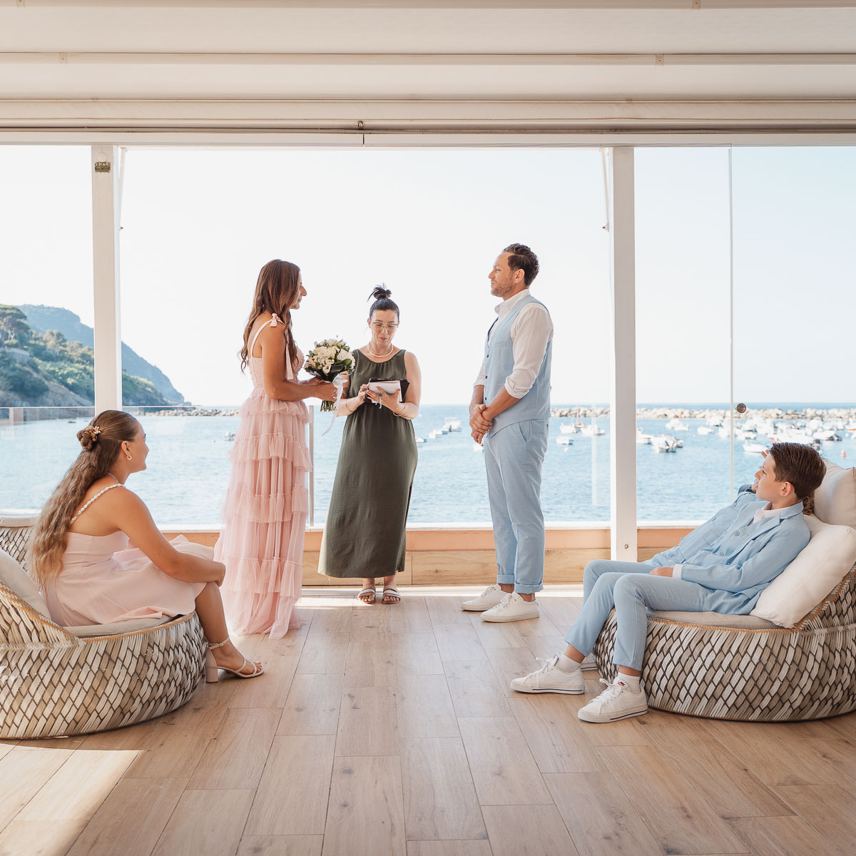 Vow renewal in Cinque Terre-06 vow renewal with the children, their 10 years anniversary in Cinque Terre